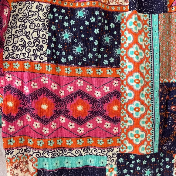 Venus Blouse Patchwork look, Flutter Sleeves Laced with Tie Front Size Medium - Picture 5 of 7